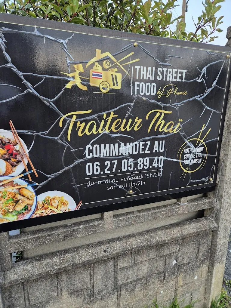 Jean Nicolas Poillot_Thai street food by Phanie_Crosne_review