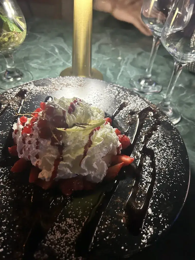 Jennifer Routabi_Moon Restaurant_Cormeilles-en-Parisis_review