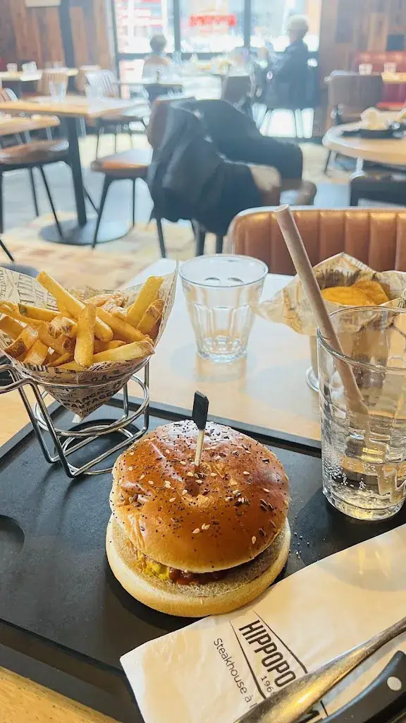 Umama Shah_HIPPOPOTAMUS_Franconville_review