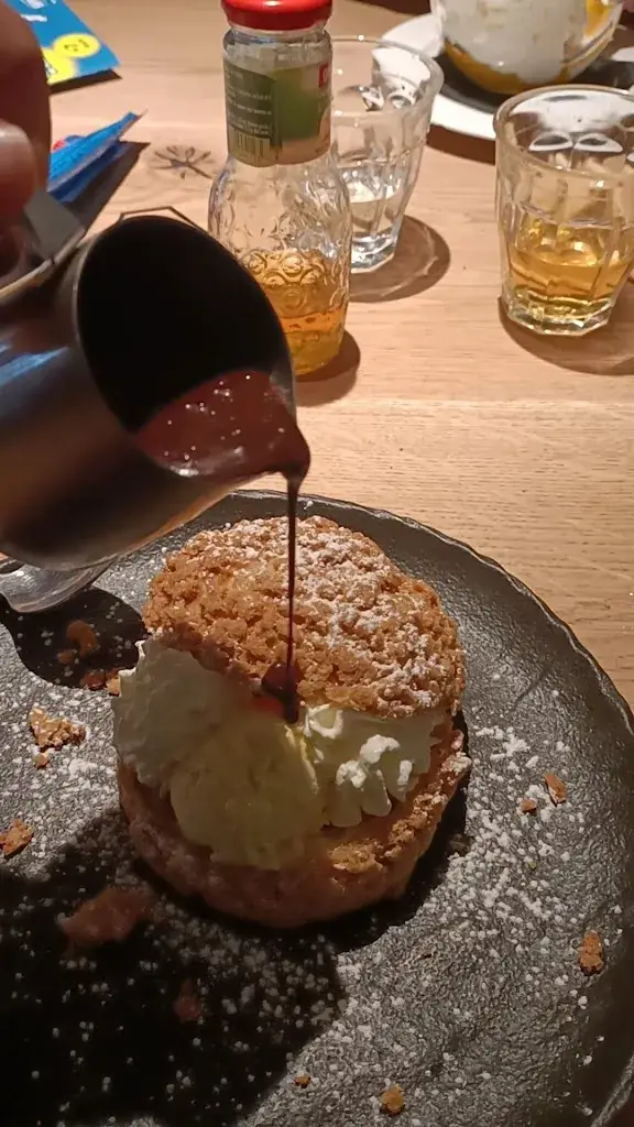 HIPPOPOTAMUS_Franconville_slider_image_2