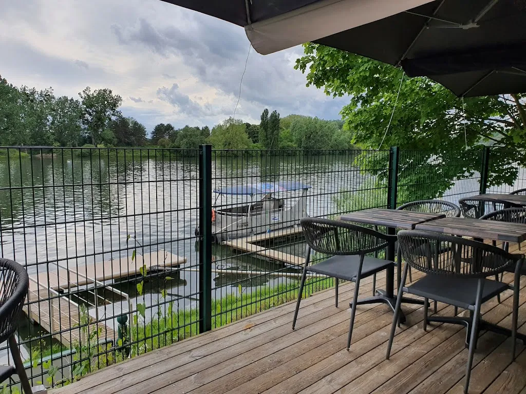 PORTOBELLO restaurant in Frette-sur-Seine