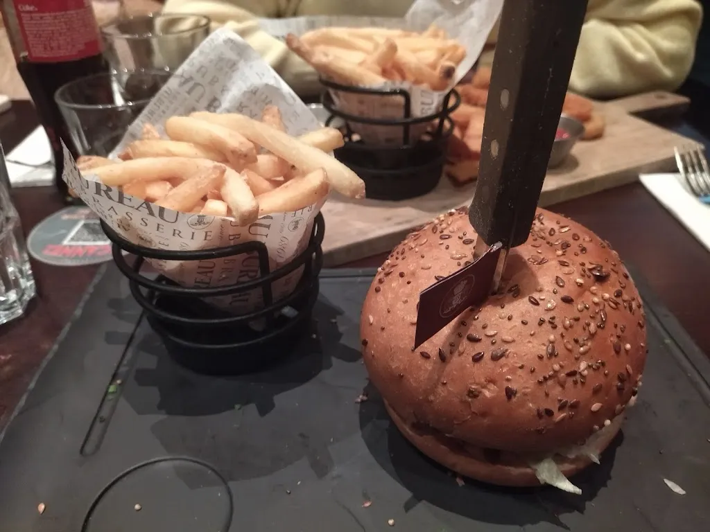 Željko Čekrlić_At the office Franconville_Franconville_review