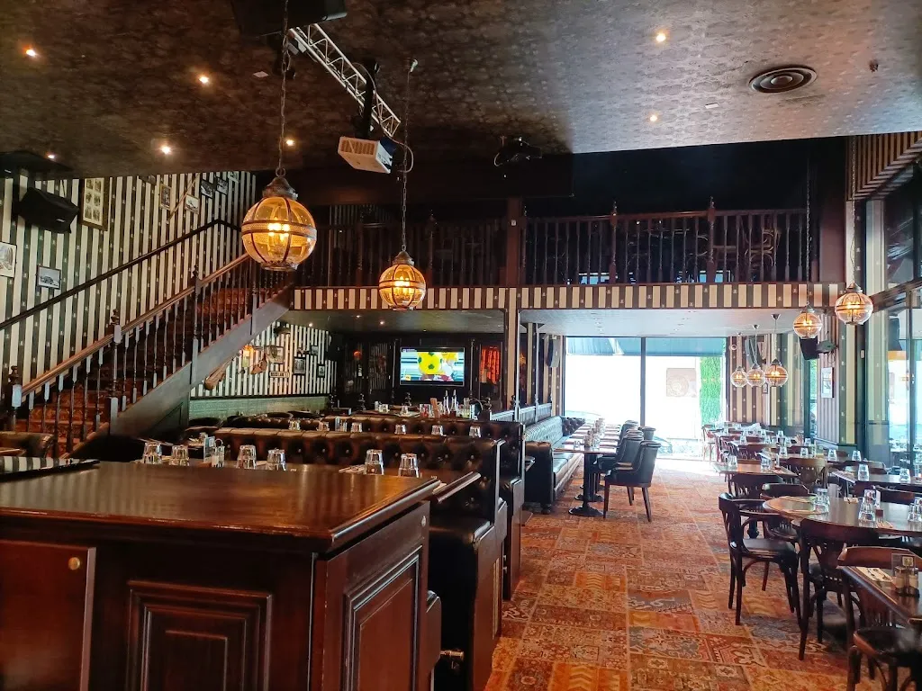 At the office Franconville_Franconville_slider_image_3