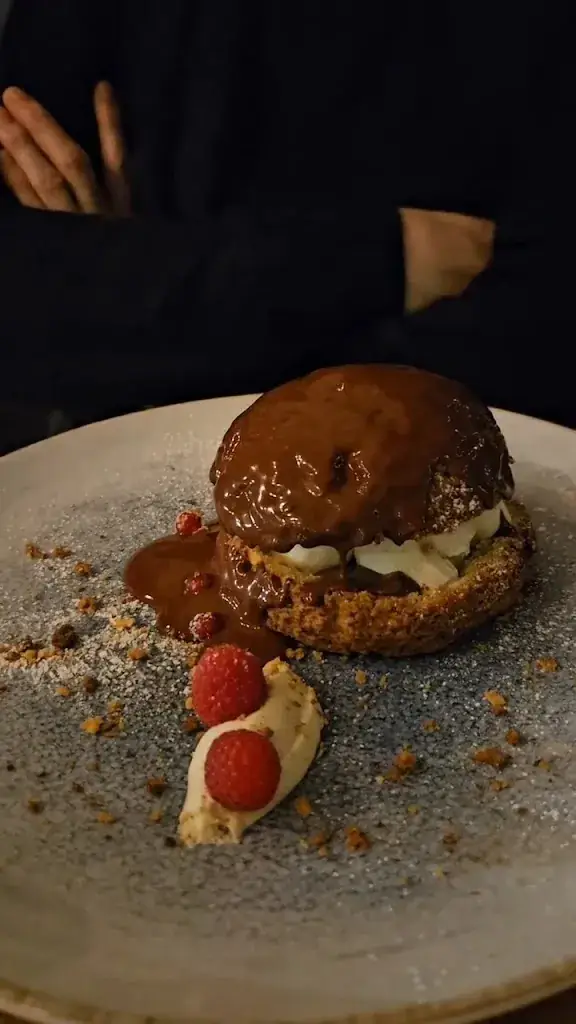 Obel Mamma_Montmorency_slider_image_2