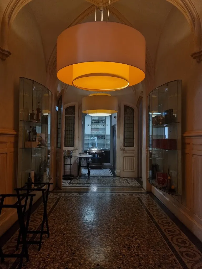 Yasmin Saud_Restaurant Saisons_Écully_review