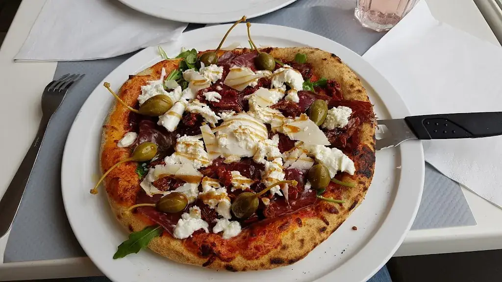 Menü_LA PIZZ_Égreville_Bild_9