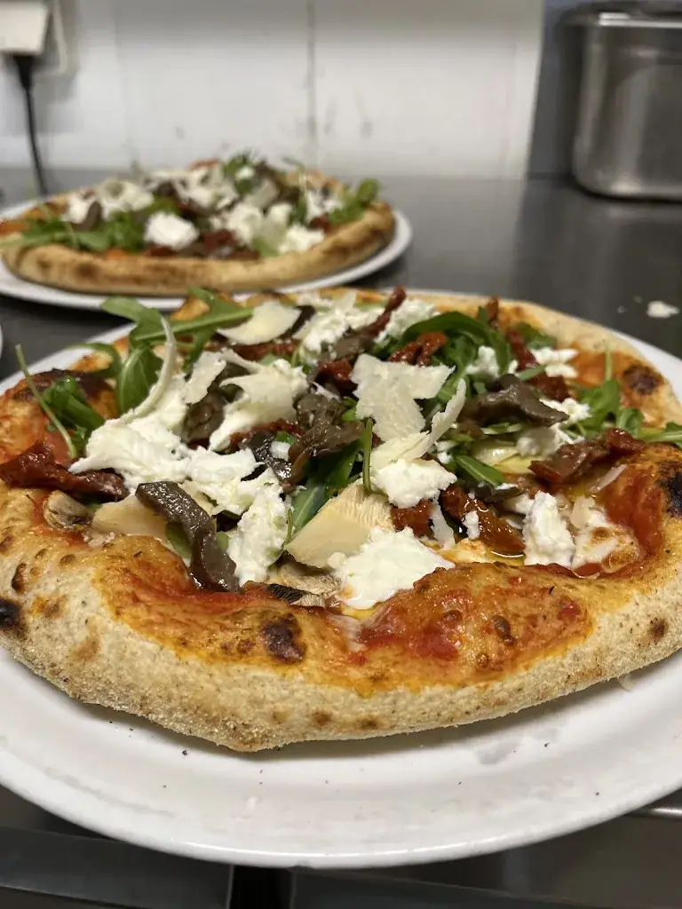 LA PIZZ_Égreville_slider_image_3