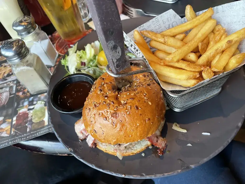 LeeJing CL_Au Bureau - Pub et Brasserie_Enghien-les-Bains_review