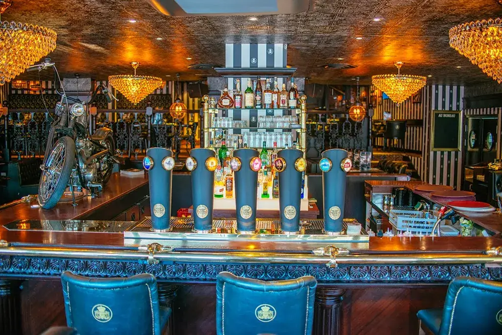 Au Bureau - Pub et Brasserie restaurant in Enghien-les-Bains