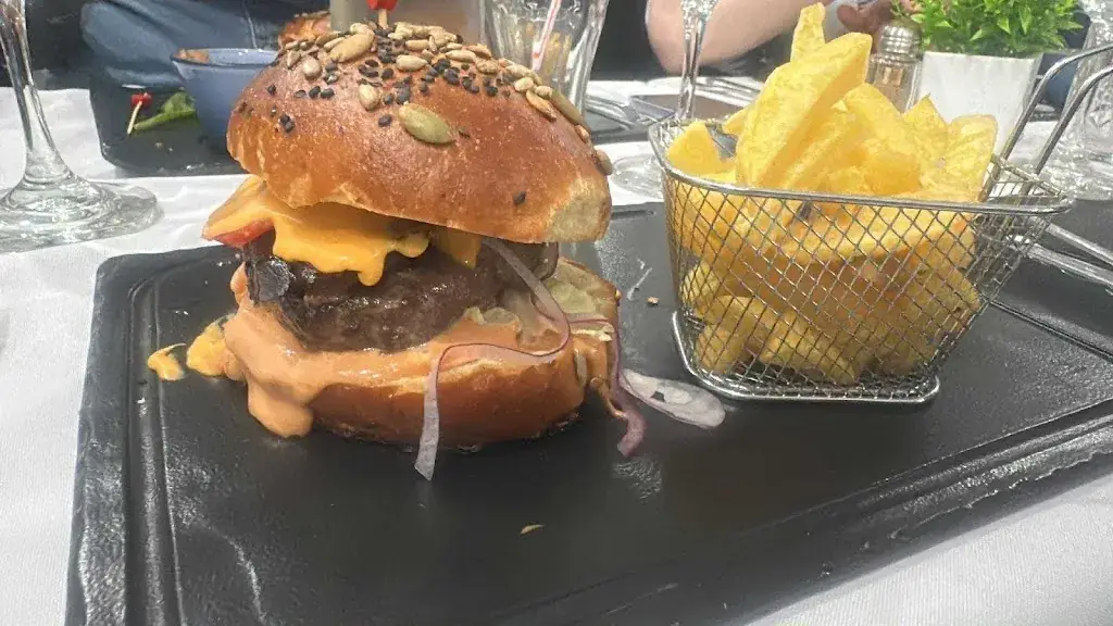 LE MOOV CAFÉ_Dugny_slider_image_2