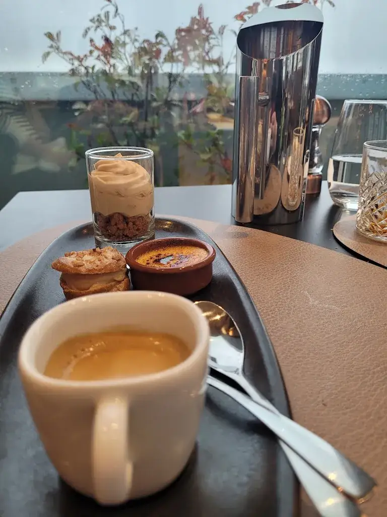 Menu_AMELIA Rooftop Restaurant and Bar_Dugny_image_6