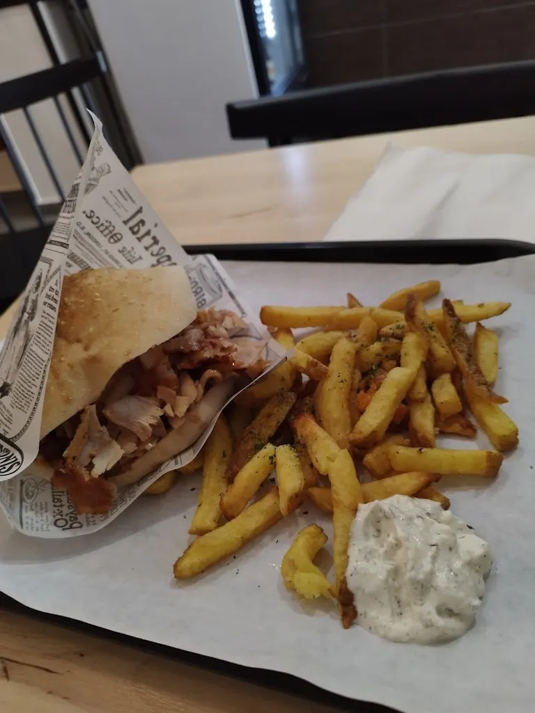 KLEINE EXPRESS_Das Beste - Kebab berlinois (anciennement Istanbul Express)_Dammartin-en-Goële_reseña