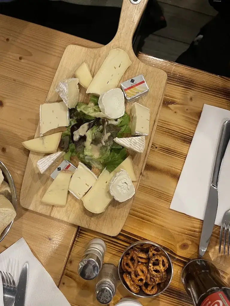 Alexey A. Zakevich_À _ Table !_Drancy_review