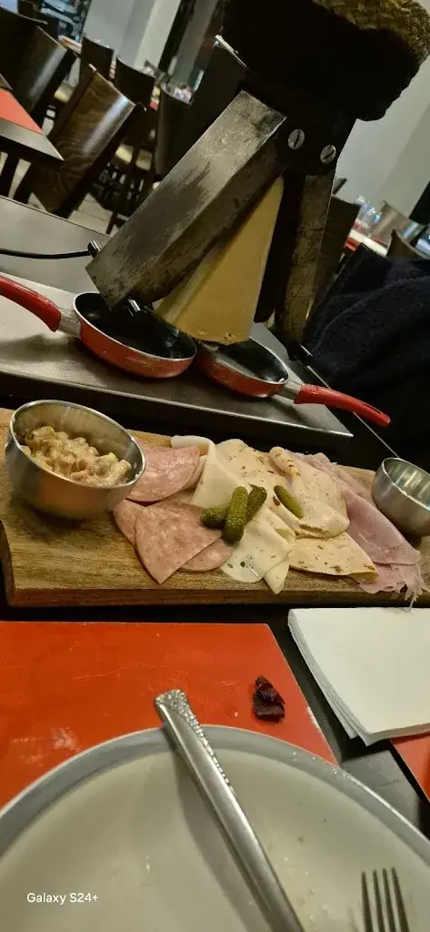 Nanou mcangel_Chameau-Nix_Drancy_review