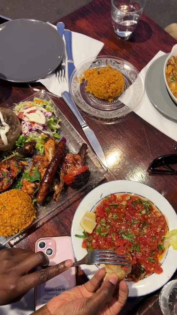 Debbie Shonowo_Happy Grill_Drancy_review