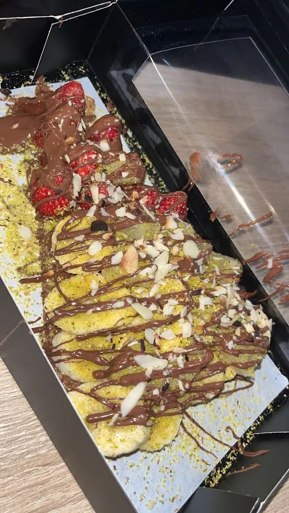 Aichou Ben_LA FAMILLE eat_Drancy_review