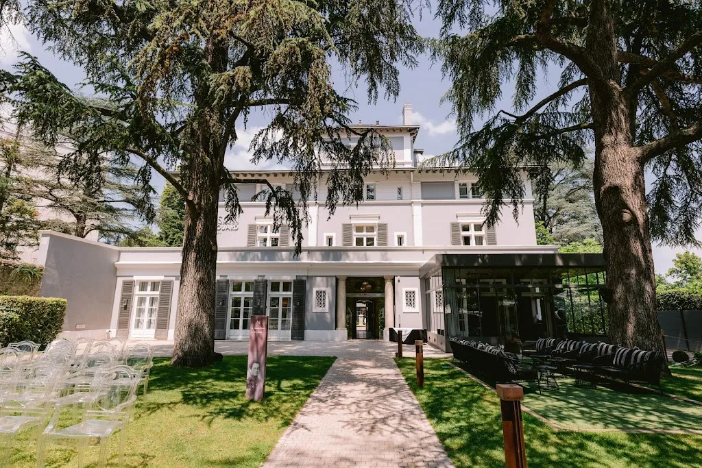 Maison D'anthouard Hotel Restaurant Ecully, Lyon_Écully_slider_image_1