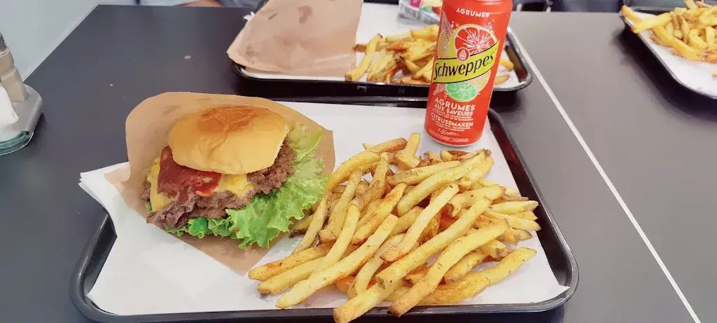 LA BAGUETTERIE restaurant in Drancy