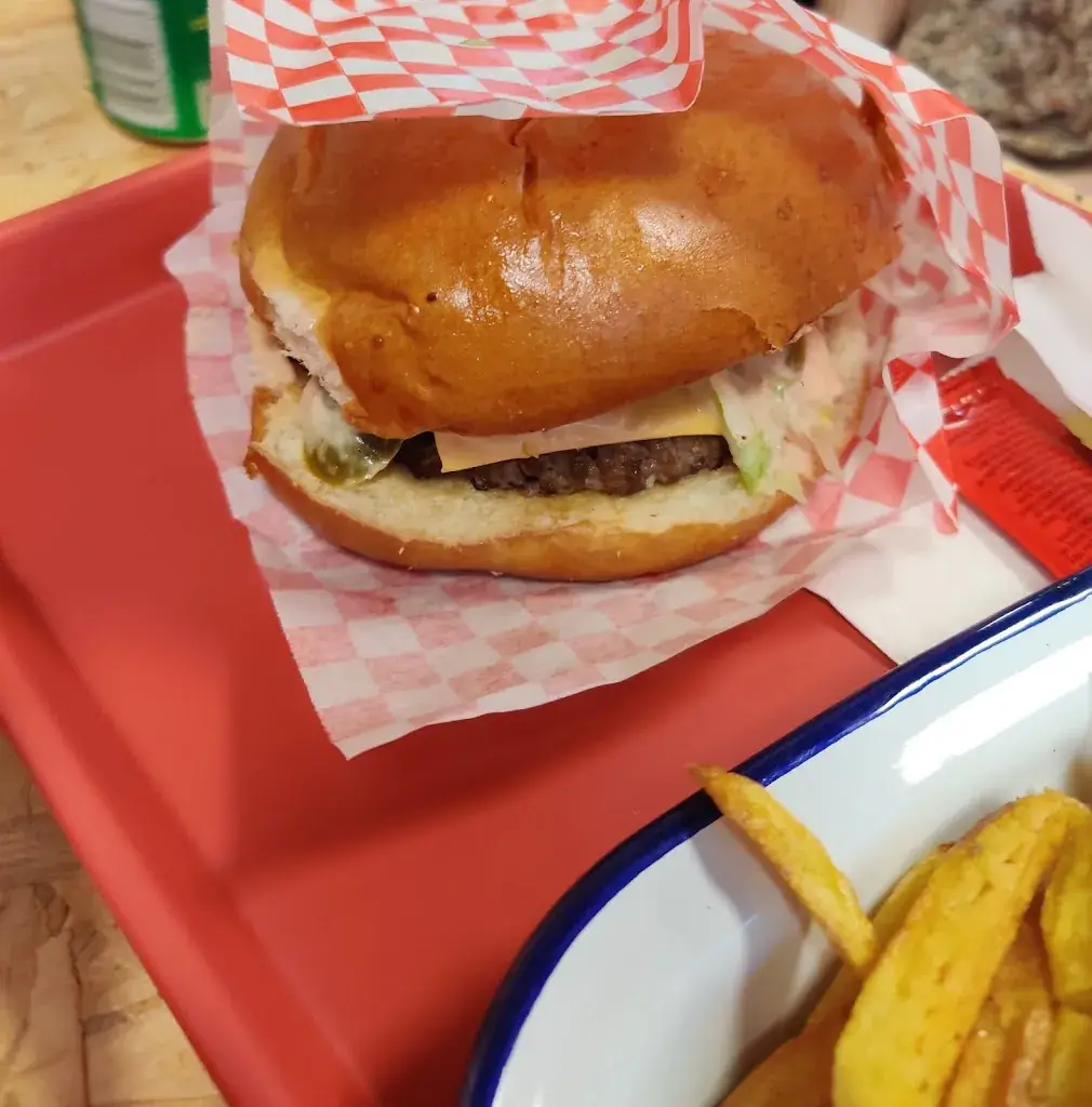 Haseeb Bhatti_Nal's burger_Élancourt_recensione