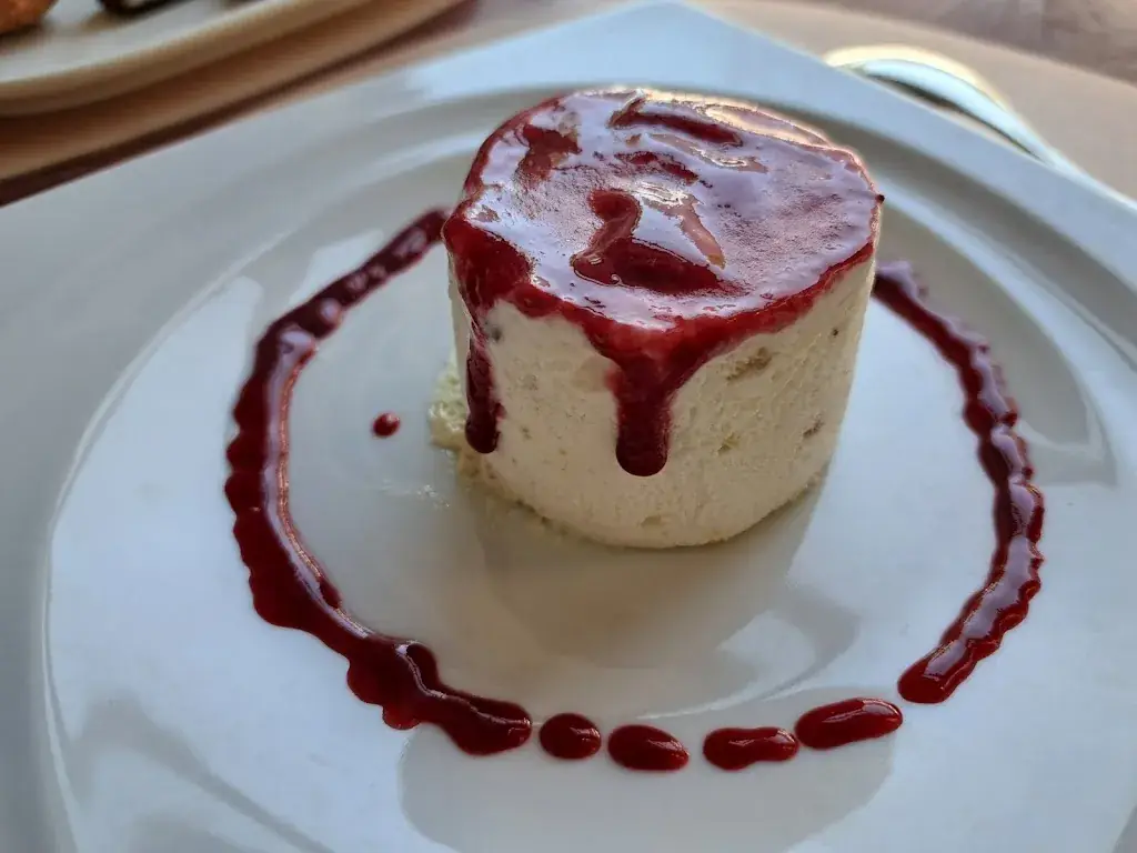 Alexandra Raguès_Les Provinces_Élancourt_recensione