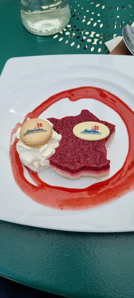 Stéphane D_Les Provinces_Élancourt_recensione