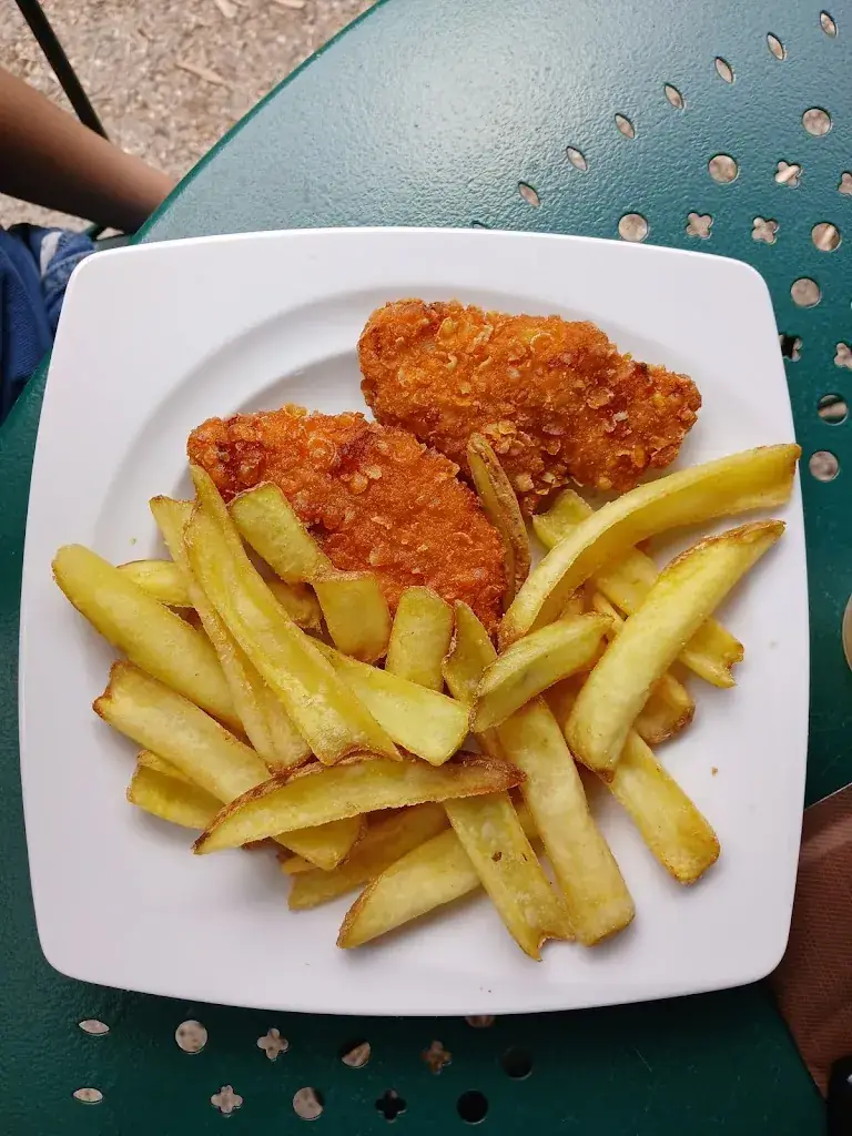 Les Provinces restaurant in Élancourt