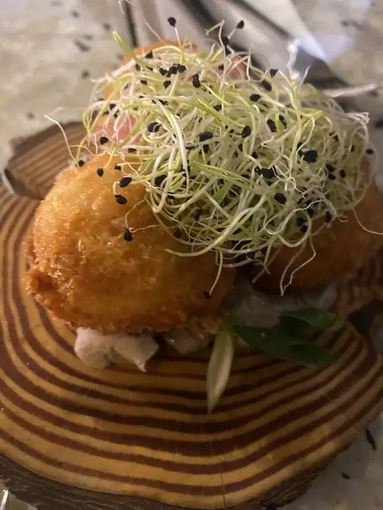 Mia Holma_TOI_Courbevoie_review