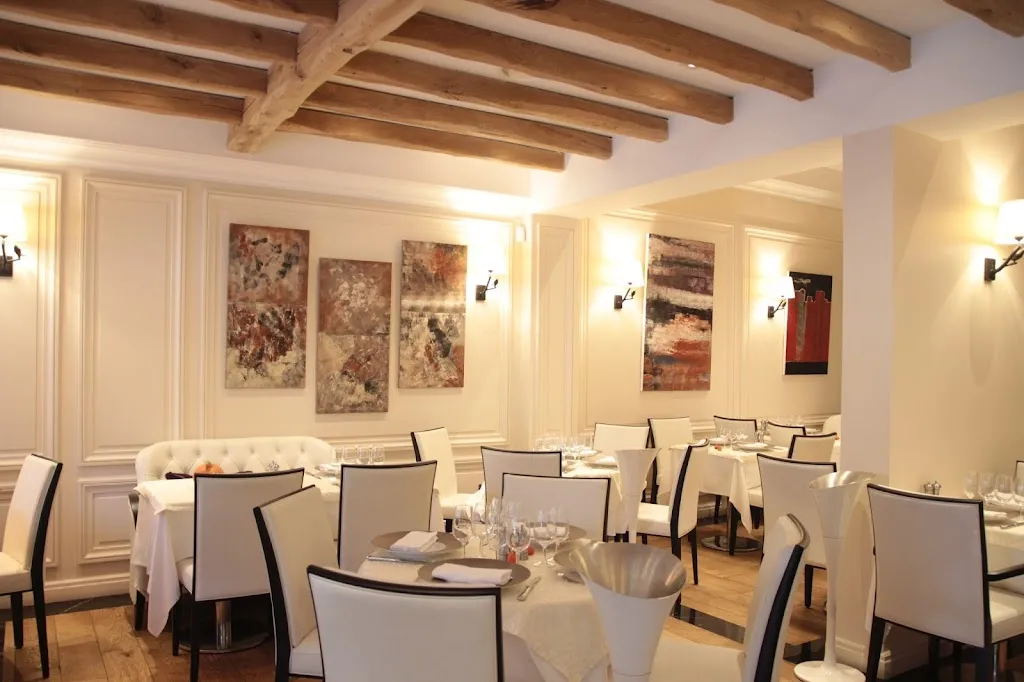 Le Tournesol Restaurant in Courbevoie