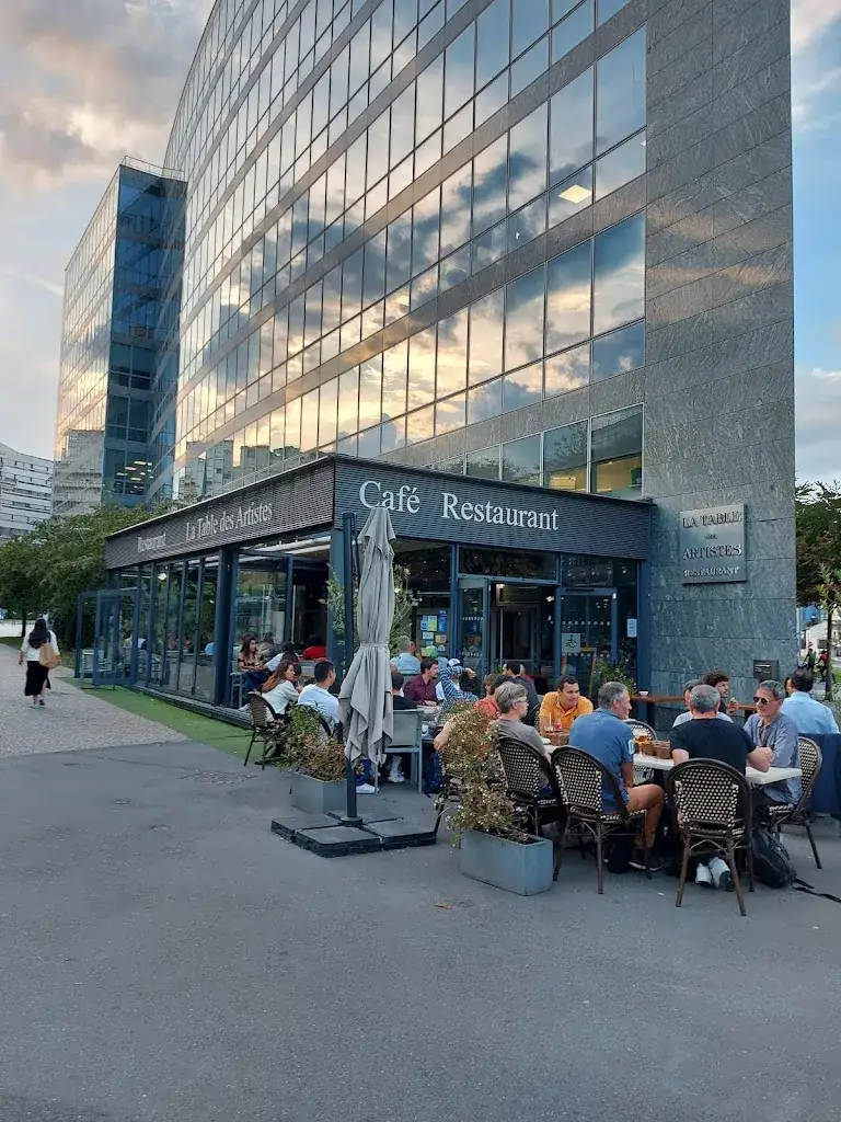 Jocris Angeles-Bitoon_La Table des Artistes_Courbevoie_recensione