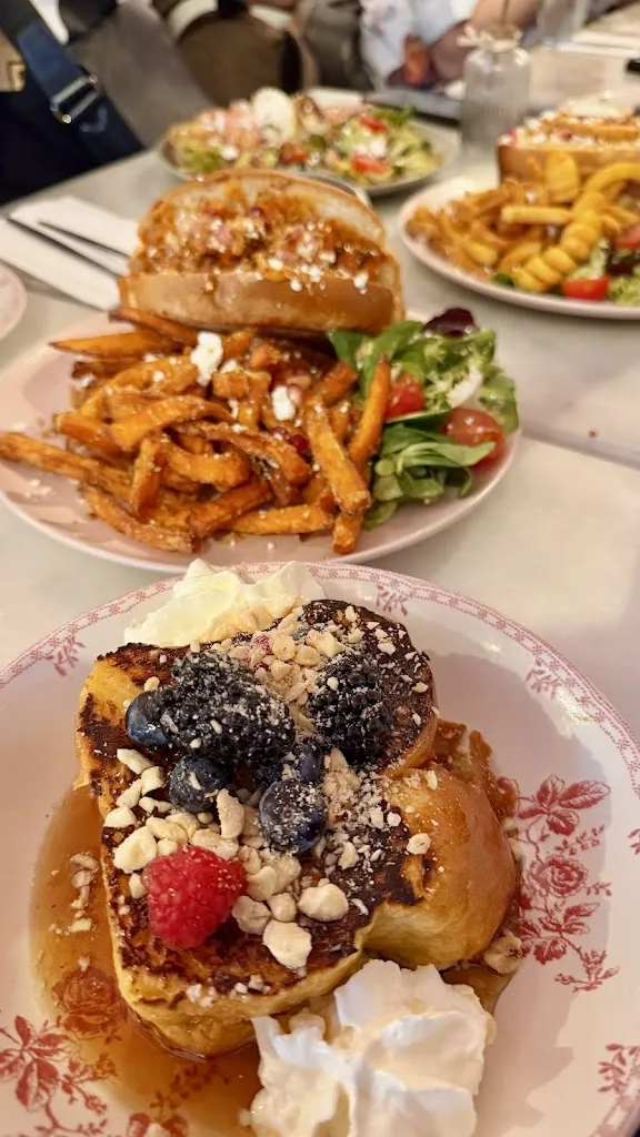 Ahmed Fouad_Restaurant Courbevoie | Brunch Camila Café_Courbevoie_review