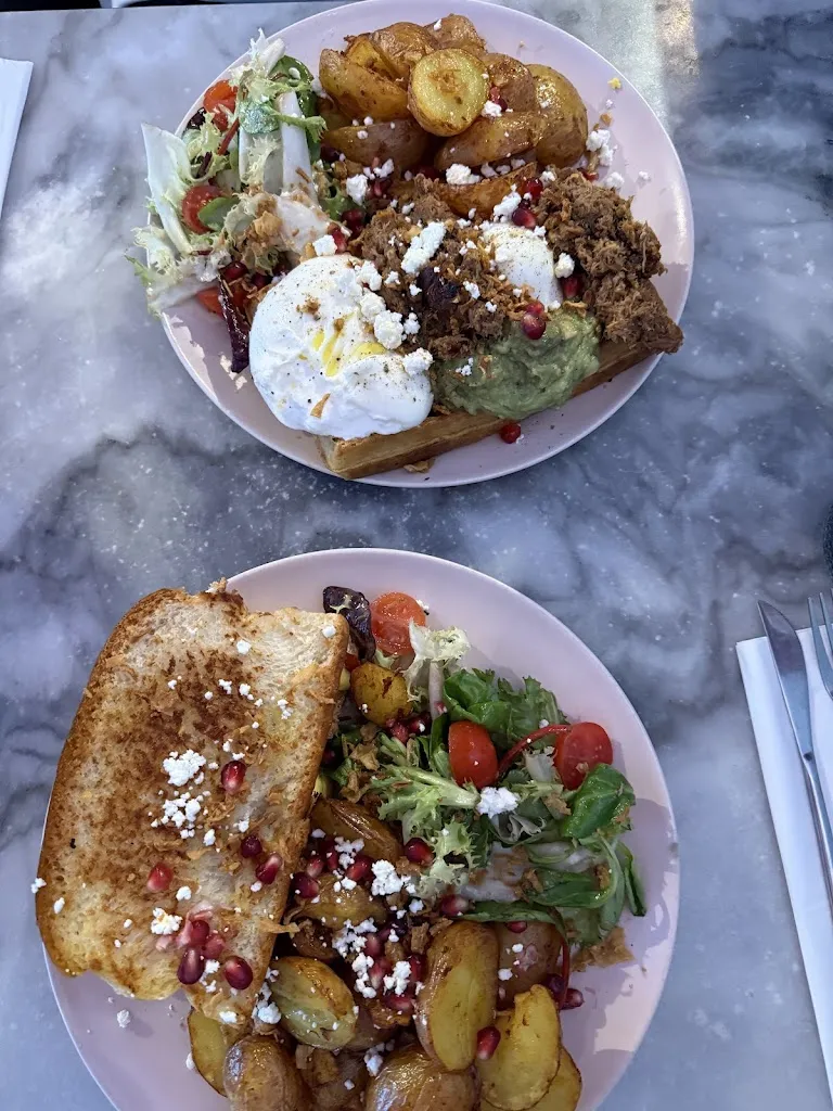 Henrique da Silva Gattermeyer_Restaurant Courbevoie | Brunch Camila Café_Courbevoie_review