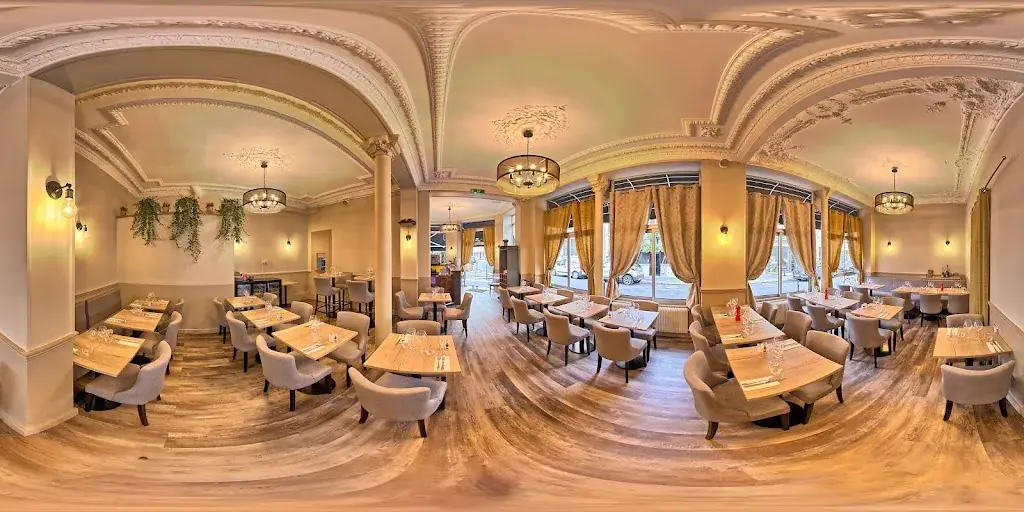 Le Charlie's restaurant in Courbevoie