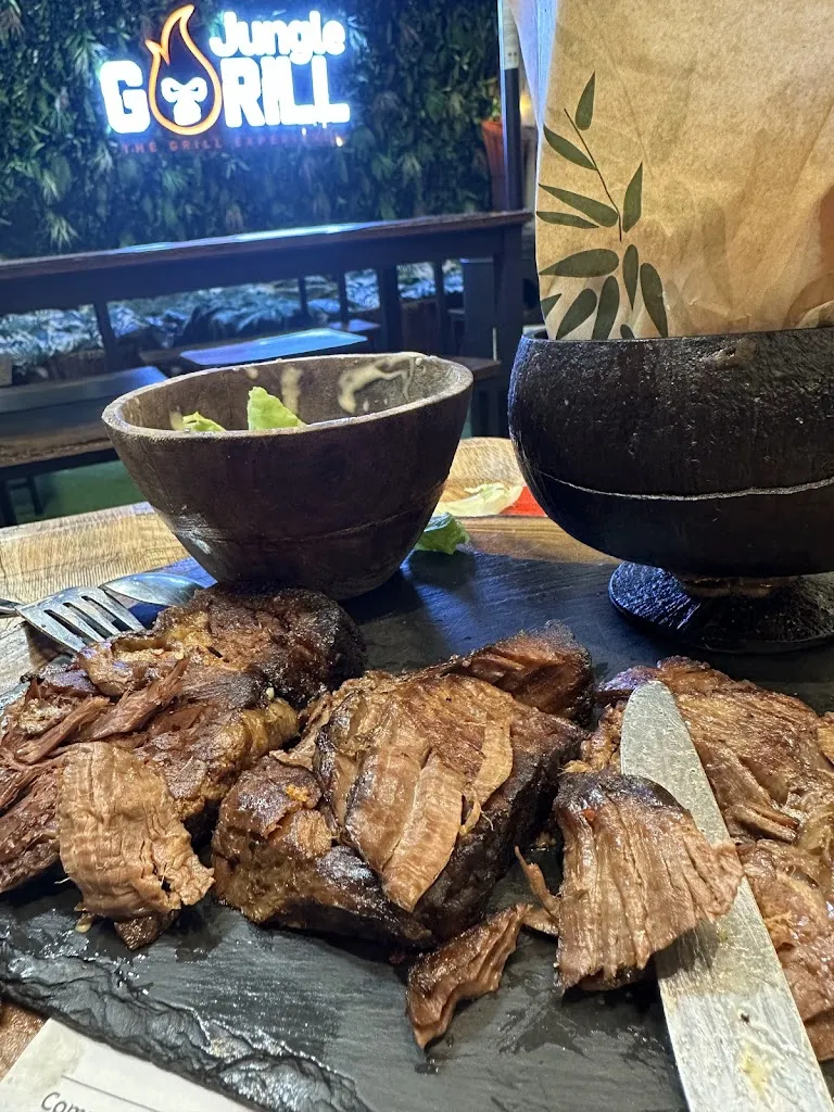 eva yeo_Jungle Gorill_Courbevoie_review