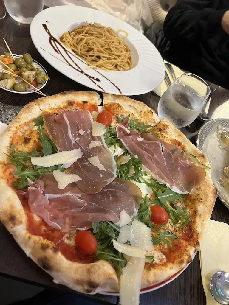 HOU LIN GOH_PALERMO_Courbevoie_review