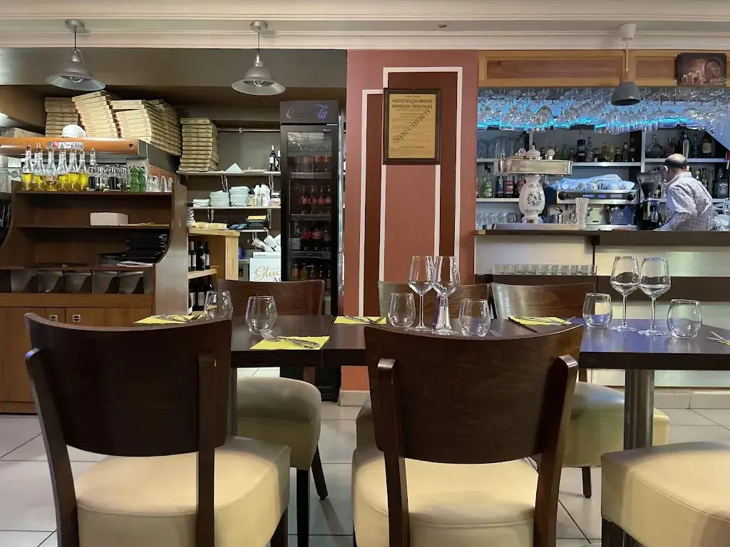 hardik updhyay_PALERMO_Courbevoie_review