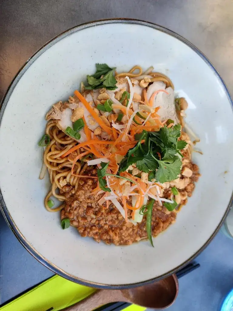 Rowan Lim_Kelbol_Courbevoie_avis