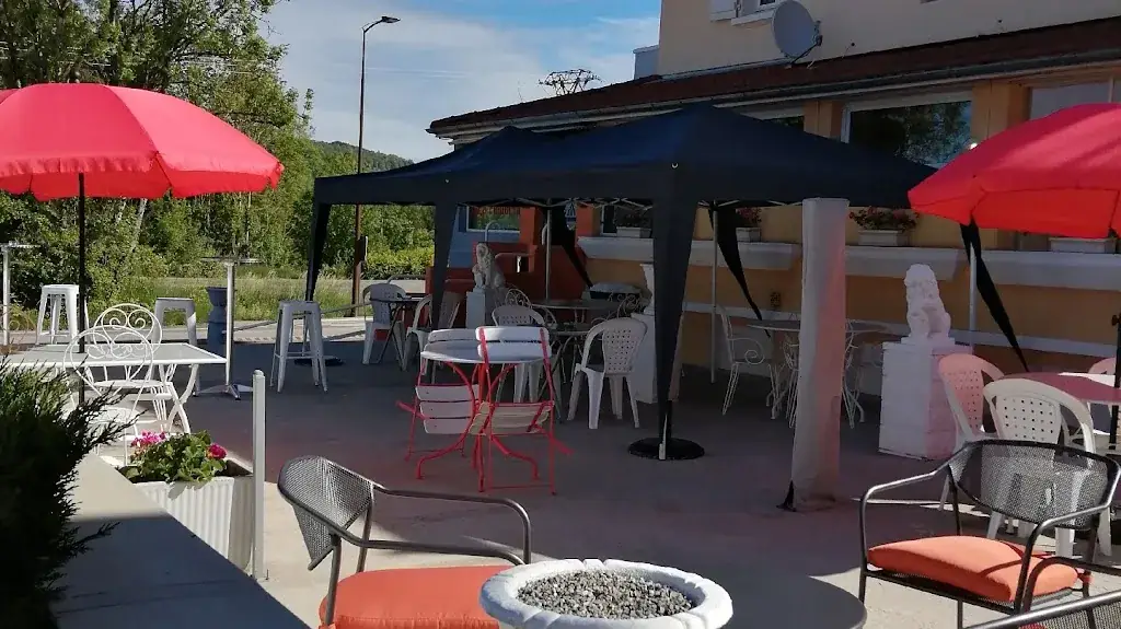 Bar-Restaurant La Haute Bise Restaurant in Groisy