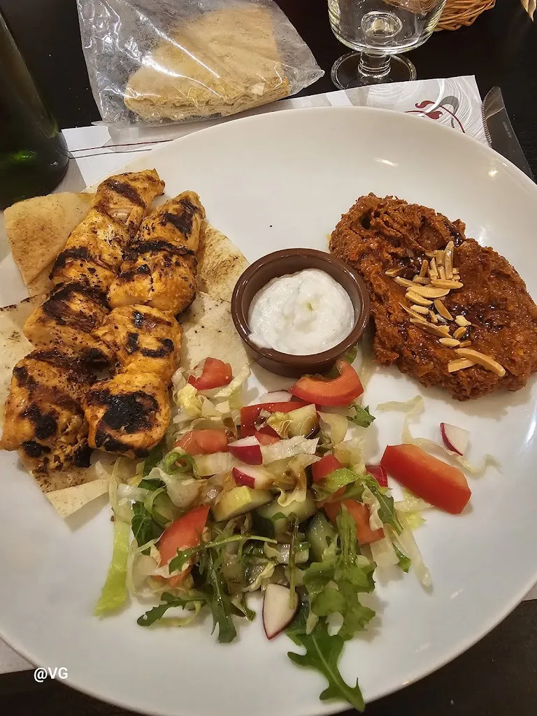 Naya Bar et Restaurant_Courbevoie_slider_image_3