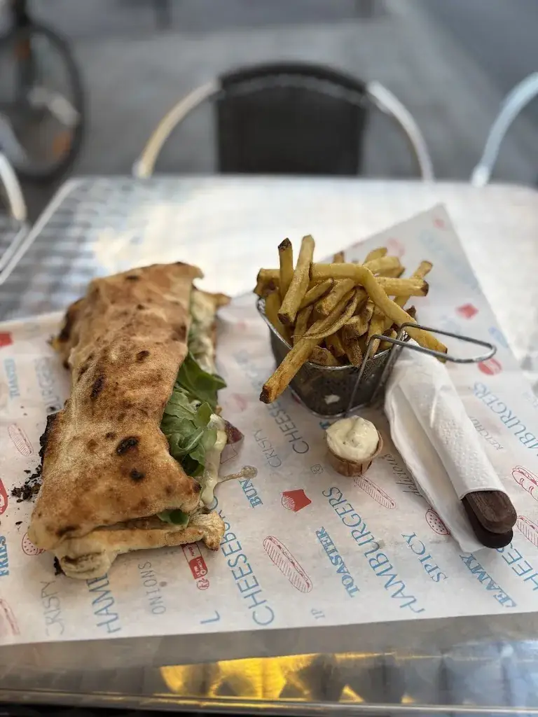 Mr Robot_Ze Kiff_Courbevoie_review