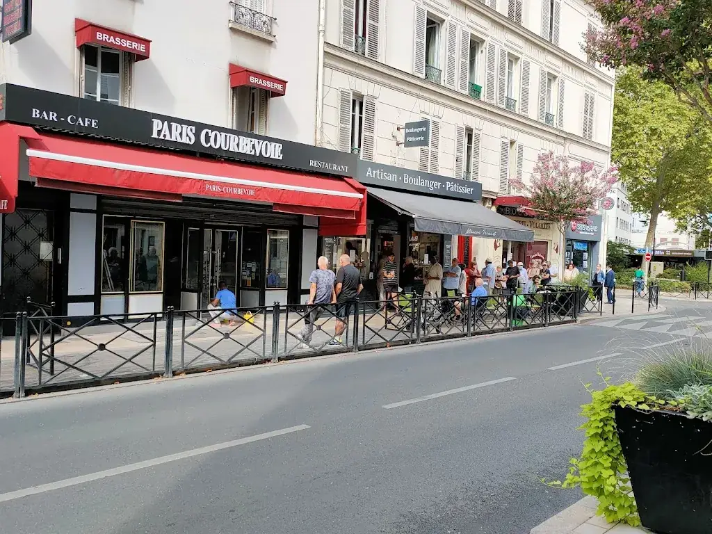 Paris Courbevoie_Courbevoie_slider_image_3