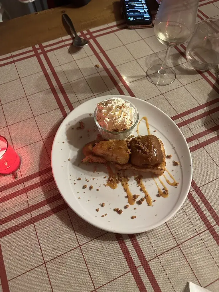 Jess Nield_Le Petit Chaperon Rouge_73210_review