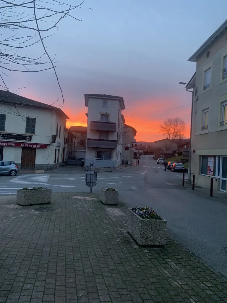 Élodie Abry_Le Seventy-Five_Eyzin-Pinet_review