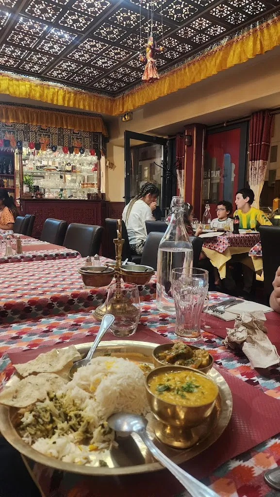 Suyog Kharel_Simrik_Courbevoie_review