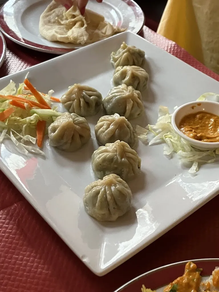 Anouschka_Simrik_Courbevoie_review