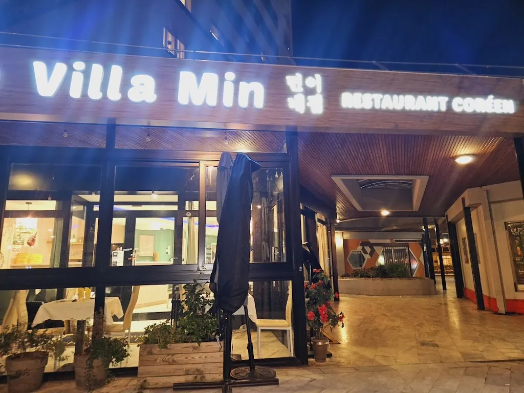 Villa Min restaurant in Courbevoie