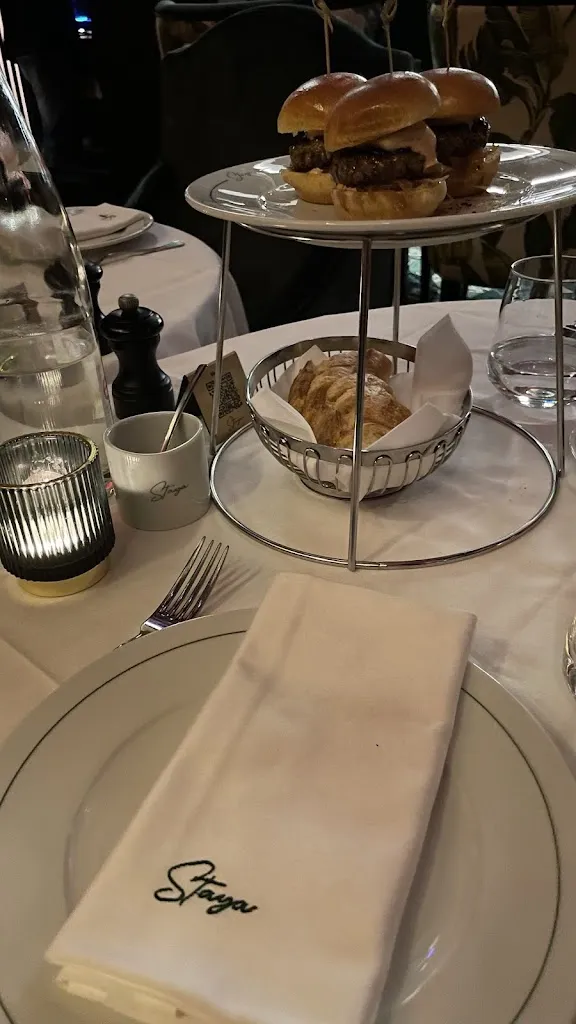 Alexandra P._Staya_Courbevoie_Bewertung