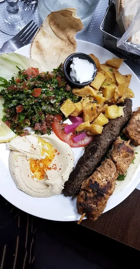 Lou_O Liban_Courbevoie_review