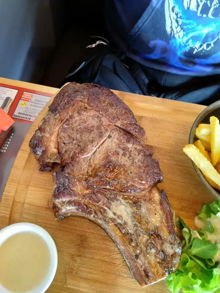 L’Entrecôte d’Alice_Estrablin_slider_image_3