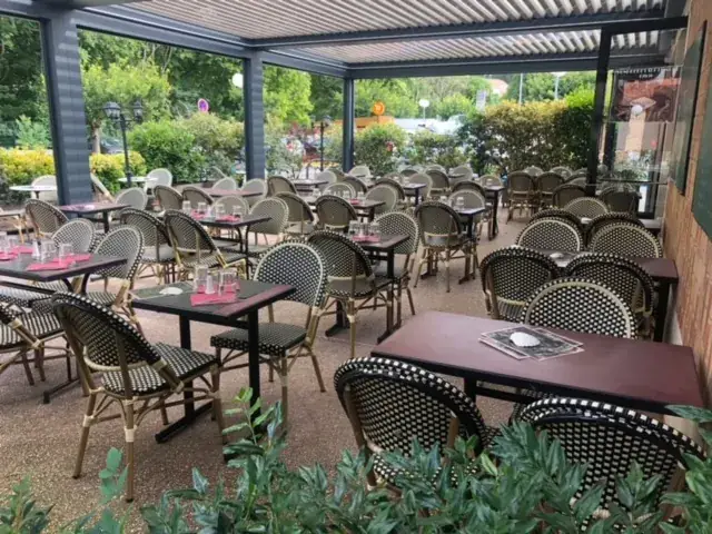 Brasserie Le Quinze restaurant in Étiolles