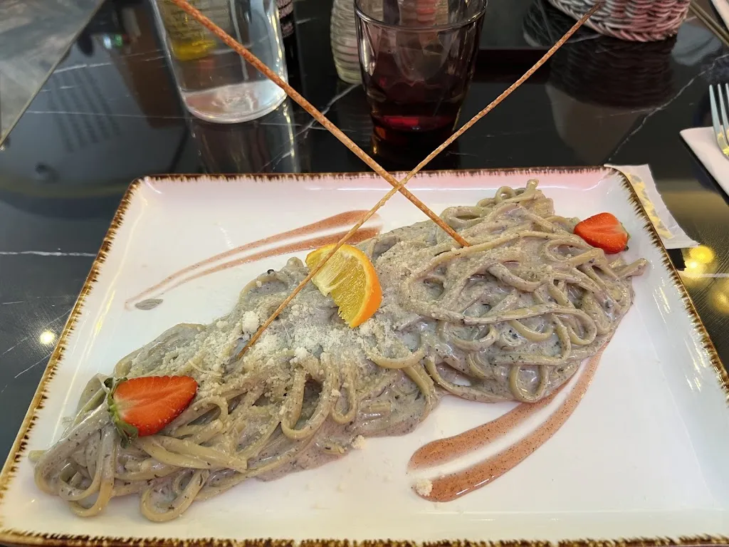 Intan Suryaditenaya_QB Restaurant_Épinay-sur-Seine_review